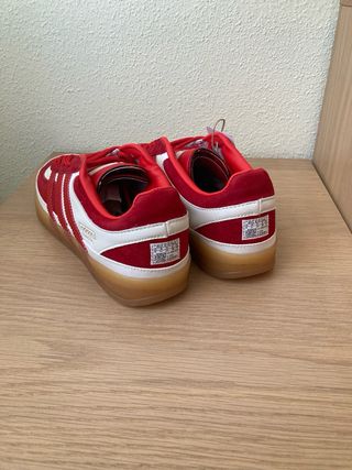 Zapatillas Adidas Bad Bunny Rojas y Blancas