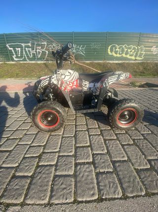 Quad eléctrico infantil