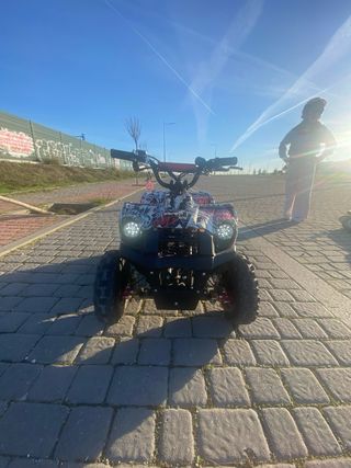 Quad eléctrico infantil