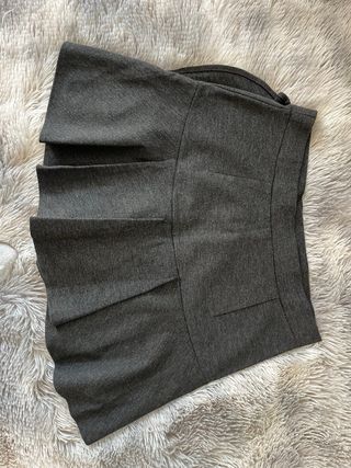 Falda gris