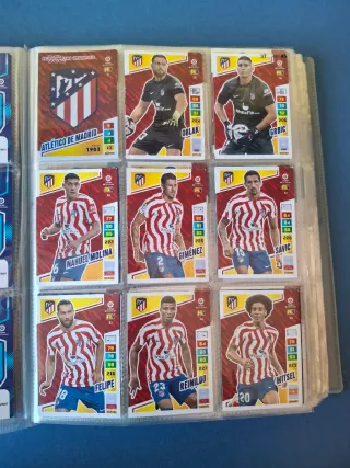 Álbum Adrenalyn 22-23 completo al 95%