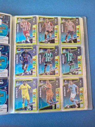 Álbum Adrenalyn 22-23 completo al 95%