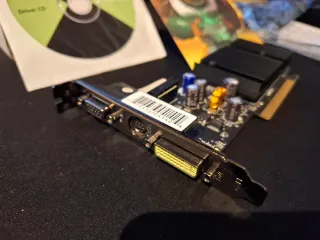 XFX NVIDIA 6200 AGP 256MB Tarjeta Gráfica