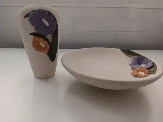 Jarrón y centro de mesa decorados