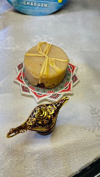 Jabón artesanal de oud y àmbar