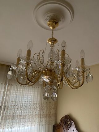 Lámpara de techo dorada con cristales no hago env