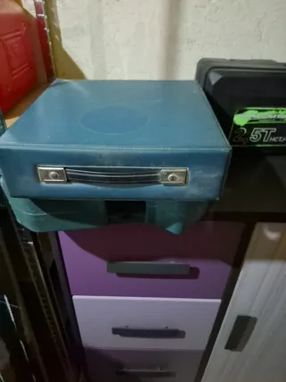 Máquina de escribir Olivetti DORA