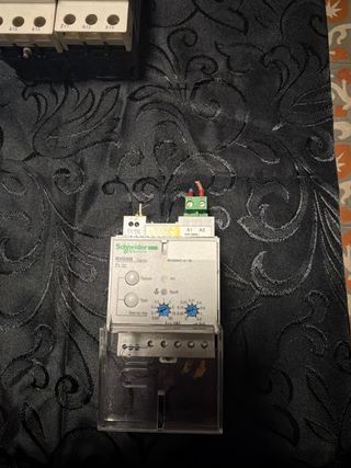 Relé Diferencial Schneider RH99M