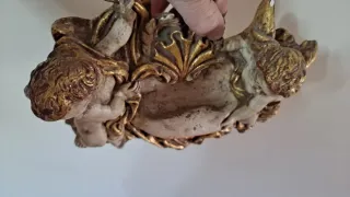 Benditera antigua de ángeles dorada