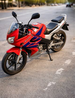 Honda CBR 125 R Sportbike Roja y Azul