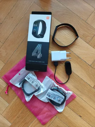 XIAOMI MI BAND 4 + Regali