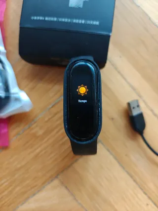 XIAOMI MI BAND 4 + Regali