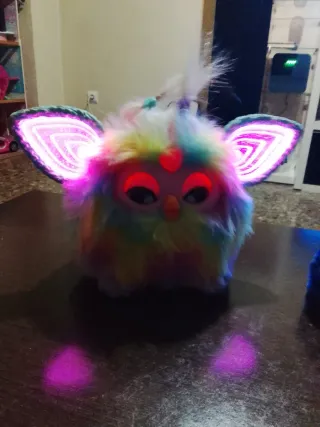 Furby Arcoíris tie dye  y Furby Azul.