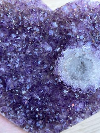 Corazón de amatista con estalactita