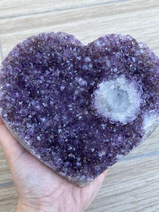 Corazón de amatista con estalactita