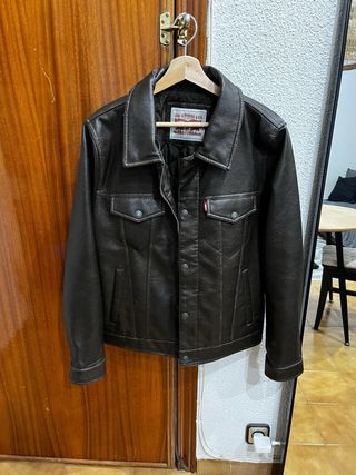 Chaqueta Levi's de cuero marrón