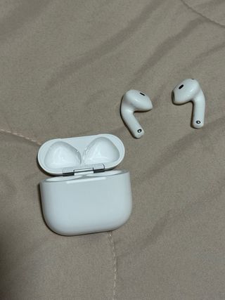 AirPods 4 Bianchi