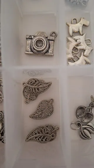 Lote charms metálicos bisutería