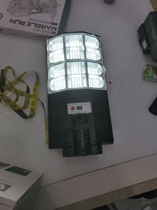 Farola Solar LED V380 c/Cámara 4G 3 Lentes
