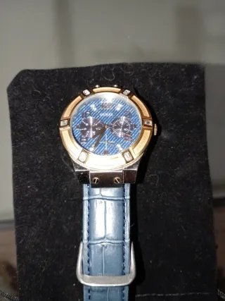 Reloj Guess Azul y Dorado
