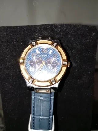 Reloj Guess Azul y Dorado