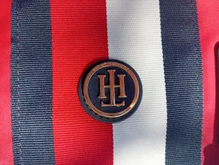 Bolso Tommy Hilfiger rojo nylon original