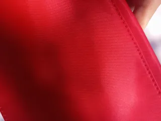 Bolso Tommy Hilfiger rojo nylon original