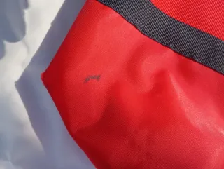 Bolso Tommy Hilfiger rojo nylon original