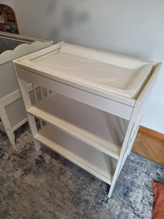 Cambiador Ikea Blanco con cojin y fundas