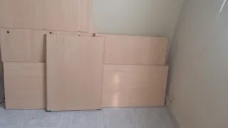 Mesa de oficina de madera beige