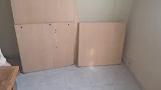 Mesa de oficina de madera beige