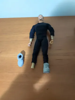 Soldado Action Man estilo Geyperman con pie roto