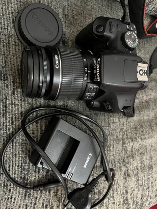 Cámara Canon EOS 2000D + Accesorios