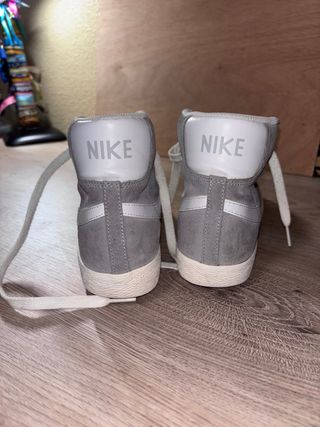 Nike Blazer Gris y Blanco Talla 38