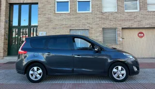 Renault Grand Scenic 2012