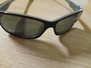 Gafas de sol beige y negras