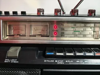 Radio Cassette Toshiba boombox.
