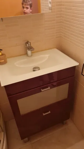 Mueble de baño con espejo