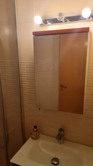 Mueble de baño con espejo