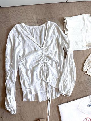 Lote NUEVE  TOPS Y CAMISETAS VARIAS MARCAS