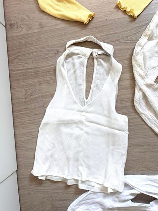 Lote NUEVE  TOPS Y CAMISETAS VARIAS MARCAS