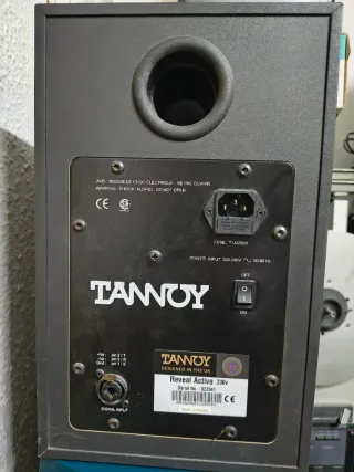 Altavoces Tannoy Reveal Active