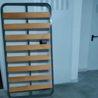 Somier de madera y metal
