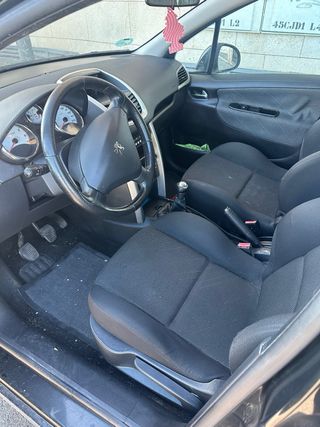 Peugeot 207 2009