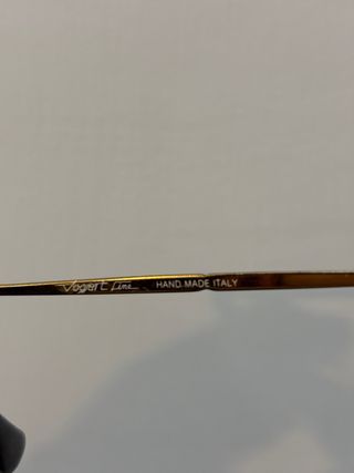 Occhiali vintage neri e oro Police