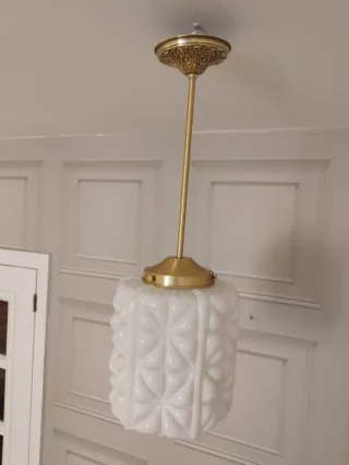 Lámpara colgante opalina geométrica blanca