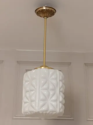 Lámpara colgante opalina geométrica blanca