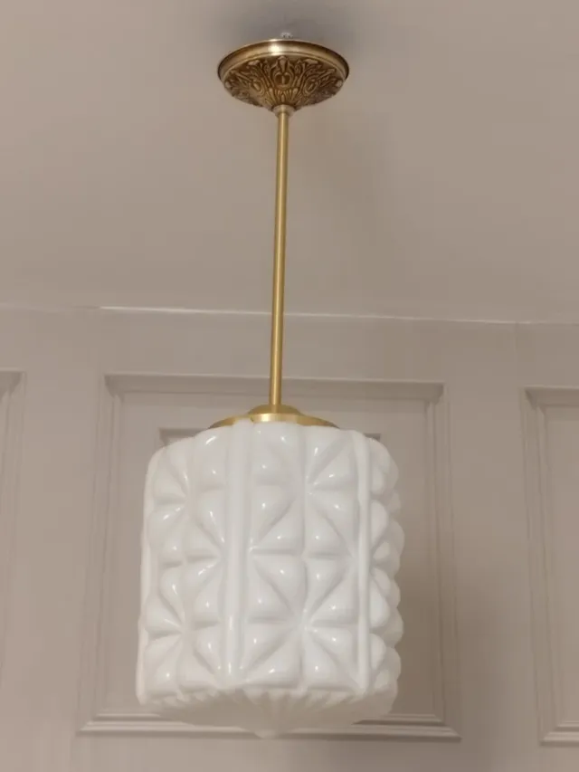 Lámpara colgante opalina geométrica blanca