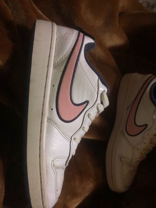 Zapatillas Nike Blancas y Rosas
