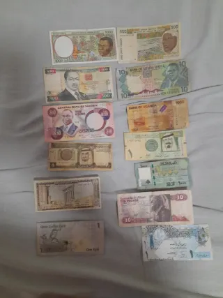 Lote 1.  50 Billetes Internacionales diferentes